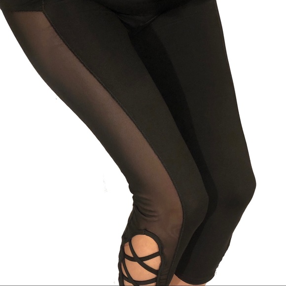 Final Price Drop… MESH PANEL & CRISS CROSS BLACK CROPPED LEGGINGS - Picture 2 of 4
